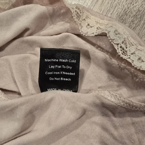 POL Relaxed Fit Top W/ Lace Trim on Arm & Hem Self-Tie Neckline Small Blush Pink - Picture 9 of 11